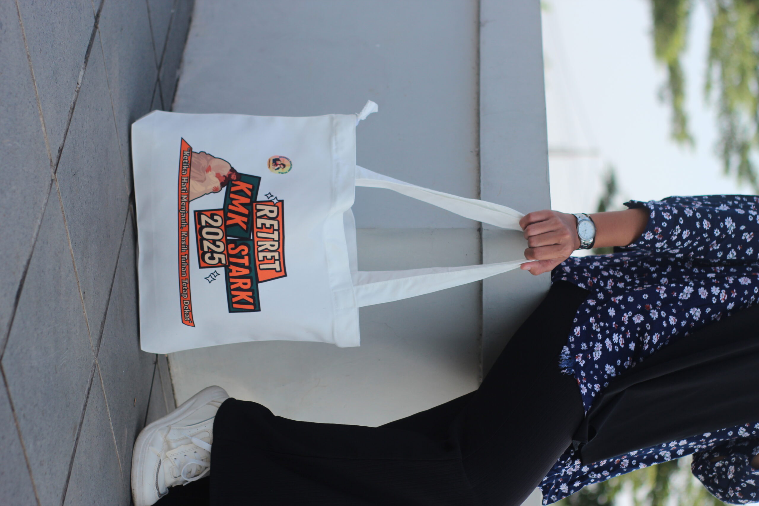 Cara Merawat Souvenir Pouch Agar Tetap Awet dan Menarik